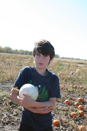 2011-10-04-SD-09-Pumpkin-Patch-Dax.JPG