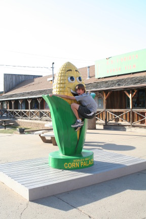 2011-10-04-SD-26-Corn-Palace-Chance.JPG