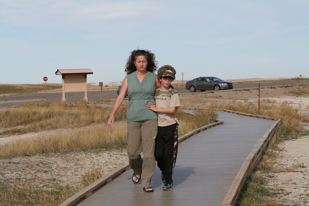 2011/10(October)/South-Dakota-SD/2-Badlands/1024x768_2011-10-05-SD-Badlands-20-Suzi-Dax.JPG
