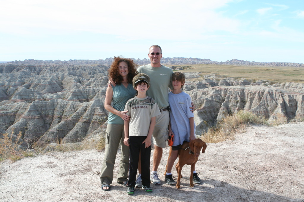 2011/10(October)/South-Dakota-SD/2-Badlands/1024x768_2011-10-05-SD-Badlands-26-Suzi-Dax-Travis-Chance-Bevo.JPG