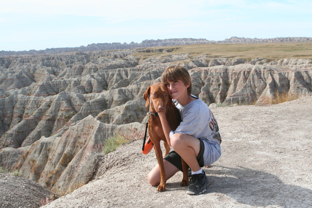 2011/10(October)/South-Dakota-SD/2-Badlands/1024x768_2011-10-05-SD-Badlands-30-Bevo-Chance.JPG