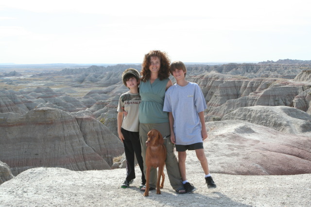 2011/10(October)/South-Dakota-SD/2-Badlands/640x480_2011-10-05-SD-Badlands-17-Dax-Suzi-Chance-Bevo.JPG