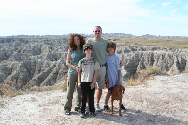 2011/10(October)/South-Dakota-SD/2-Badlands/640x480_2011-10-05-SD-Badlands-27-Suzi-Dax-Travis-Chance-Bevo.JPG