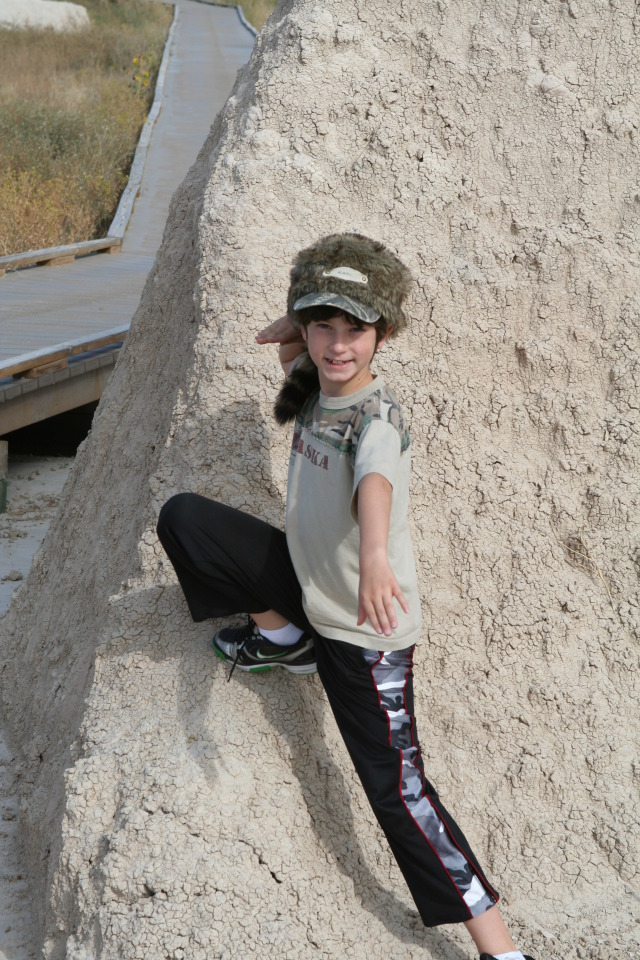 2011/10(October)/South-Dakota-SD/2-Badlands/640x480_2011-10-05-SD-Badlands-39-Dax.JPG