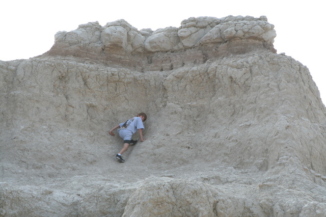 2011/10(October)/South-Dakota-SD/2-Badlands/640x480_2011-10-05-SD-Badlands-53-Chance.JPG