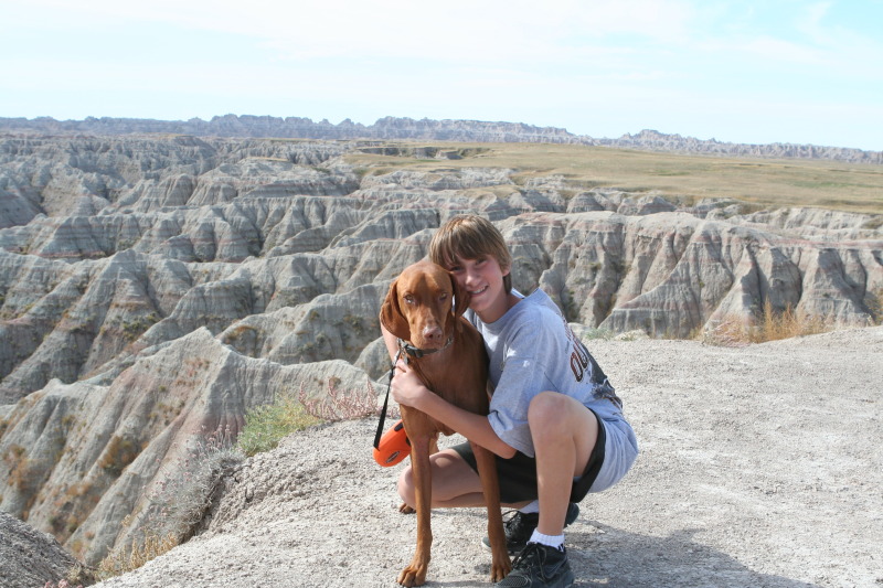 2011/10(October)/South-Dakota-SD/2-Badlands/800x600_2011-10-05-SD-Badlands-28-Bevo-Chance.JPG