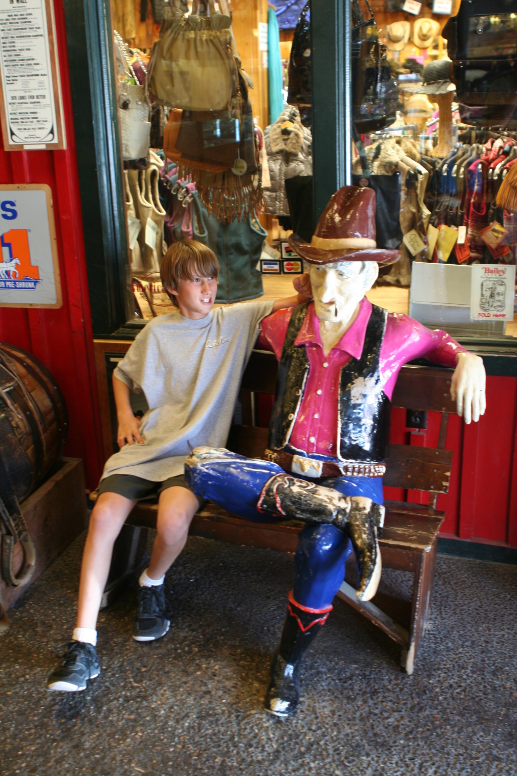 2011/10(October)/South-Dakota-SD/3-Wall-Drug/1024x768_2011-10-05-SD-Wall-Drug-25-Chance.JPG