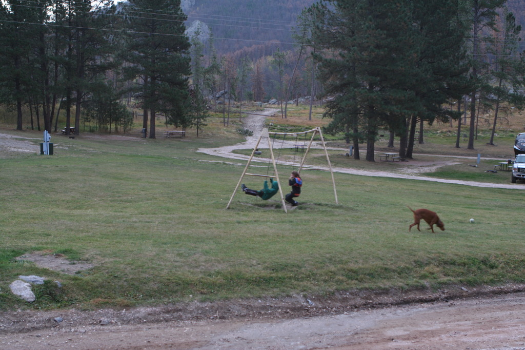 2011/10(October)/South-Dakota-SD/4-Camping-Crazy-Horse/1024x768_2011-10-06-SD-07-Camping-Chance-Dax.JPG