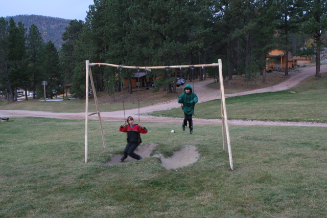 2011/10(October)/South-Dakota-SD/4-Camping-Crazy-Horse/640x480_2011-10-06-SD-12-Camping-Chance-Dax.JPG