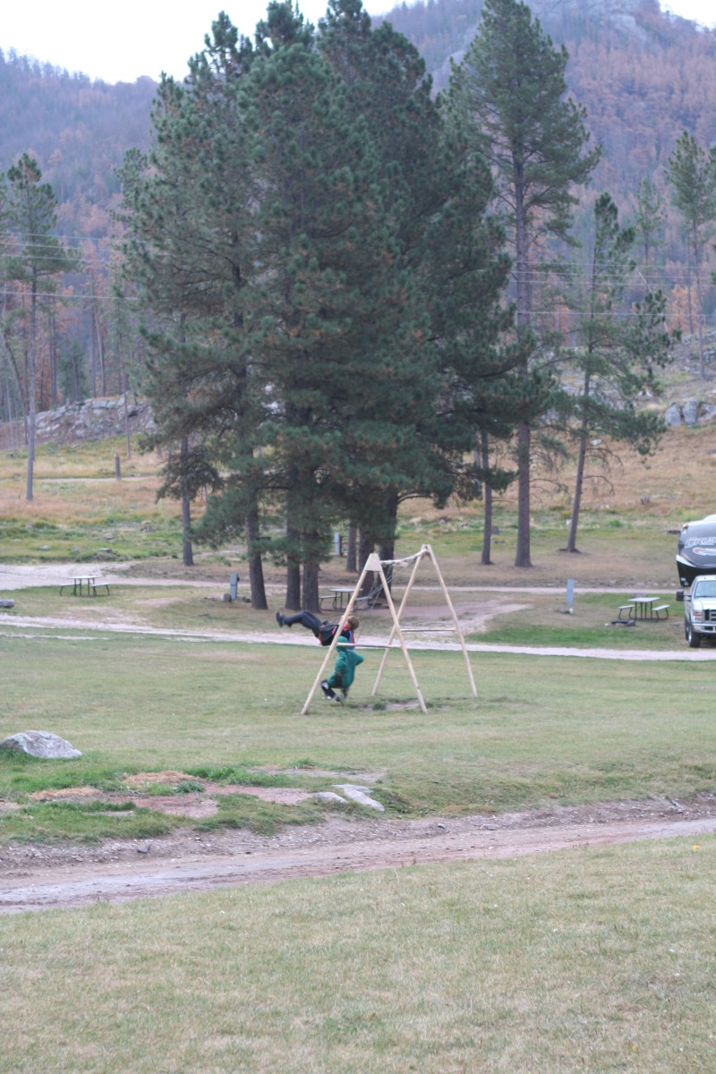 2011/10(October)/South-Dakota-SD/4-Camping-Crazy-Horse/800x600_2011-10-06-SD-03-Camping-Dax-Chance.JPG