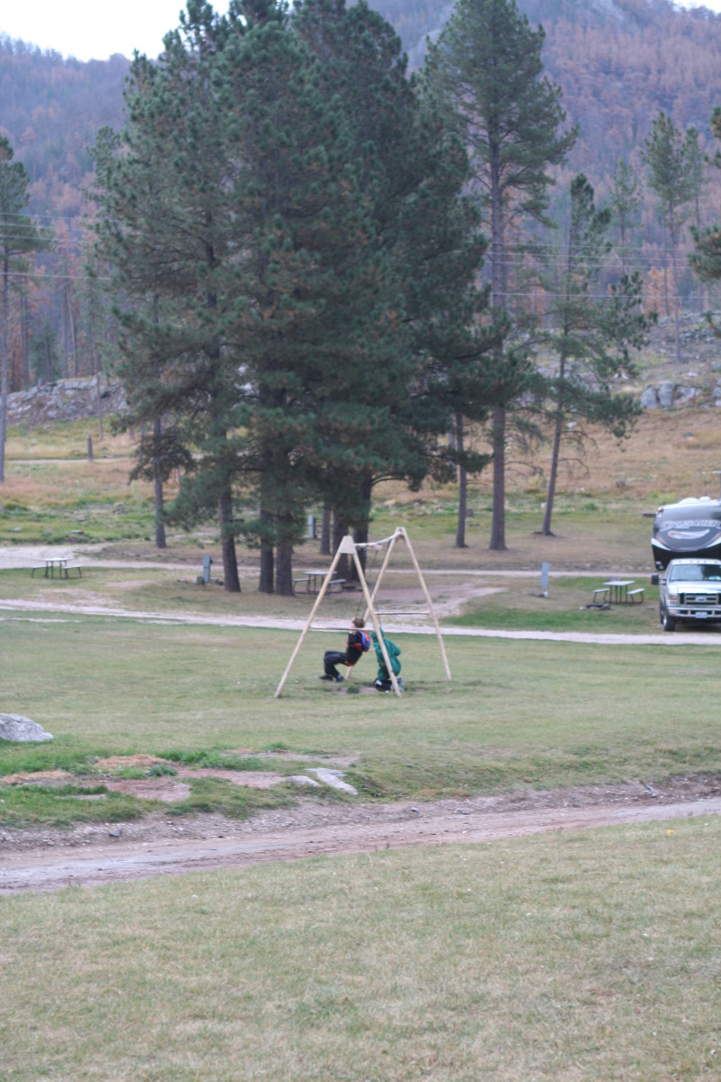 2011/10(October)/South-Dakota-SD/4-Camping-Crazy-Horse/800x600_2011-10-06-SD-04-Camping-Dax-Chance.JPG