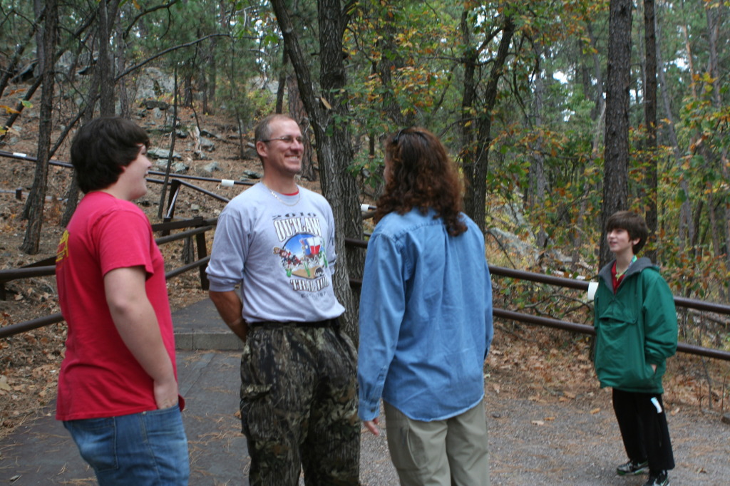 2011/10(October)/South-Dakota-SD/5-Cosmos/1024x768_2011-10-06-SD-Cosmos-09-Travis-Suzi.JPG