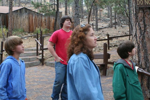 2011/10(October)/South-Dakota-SD/5-Cosmos/640x480_2011-10-06-SD-Cosmos-13-Chance-Suzi-Dax.JPG