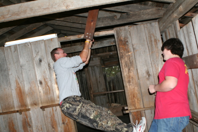 2011/10(October)/South-Dakota-SD/5-Cosmos/640x480_2011-10-06-SD-Cosmos-31-Travis.JPG