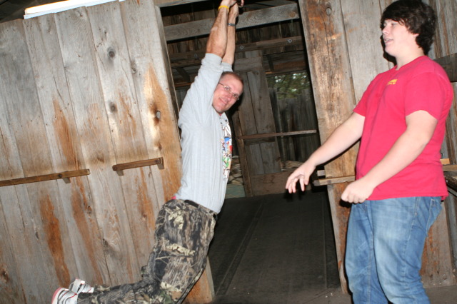 2011/10(October)/South-Dakota-SD/5-Cosmos/640x480_2011-10-06-SD-Cosmos-32-Travis.JPG