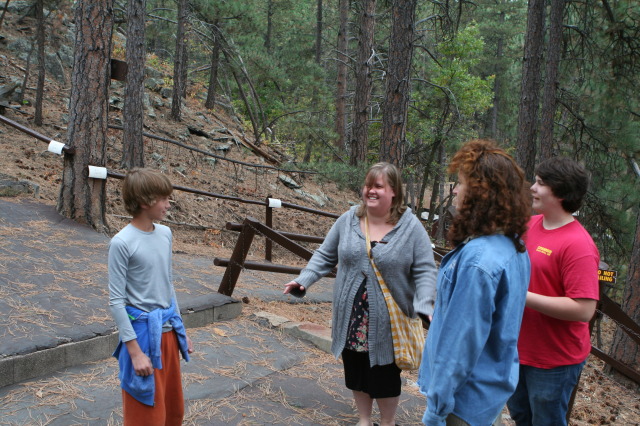 2011/10(October)/South-Dakota-SD/5-Cosmos/640x480_2011-10-06-SD-Cosmos-58-Chance-Suzi.JPG