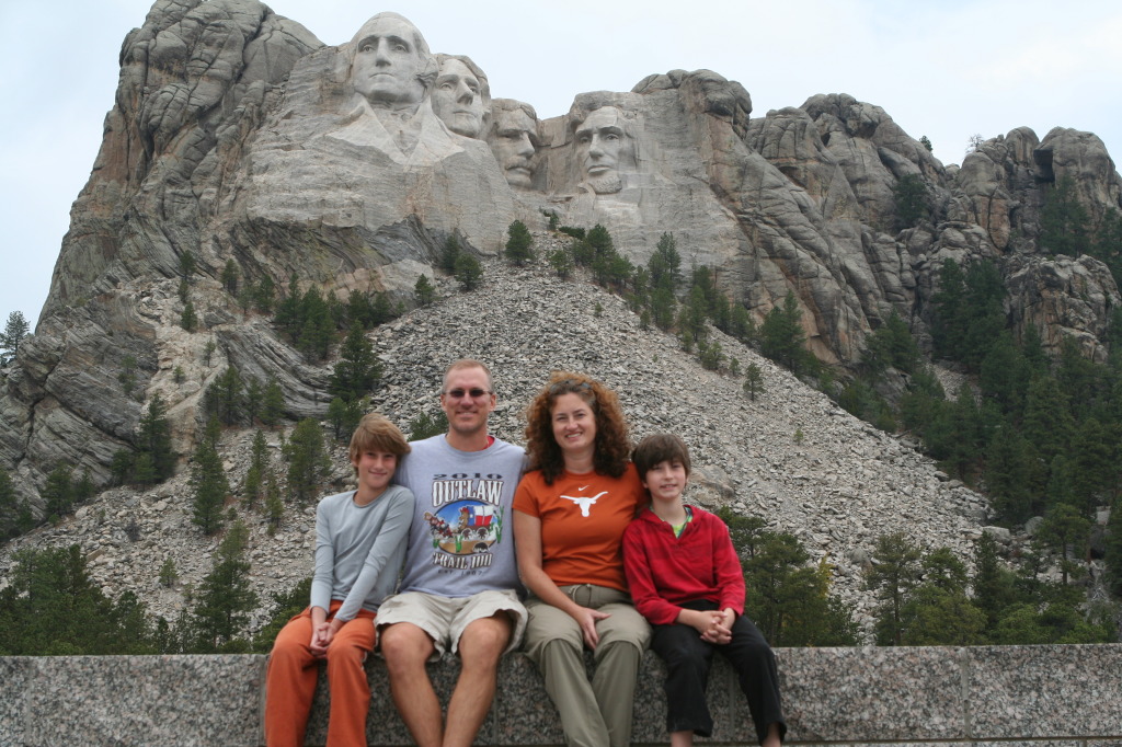 2011/10(October)/South-Dakota-SD/6-Mt-Rushmore/1024x768_2011-10-06-SD-Mt-Rushmore-22-Chance-Travis-Suzi-Dax.JPG