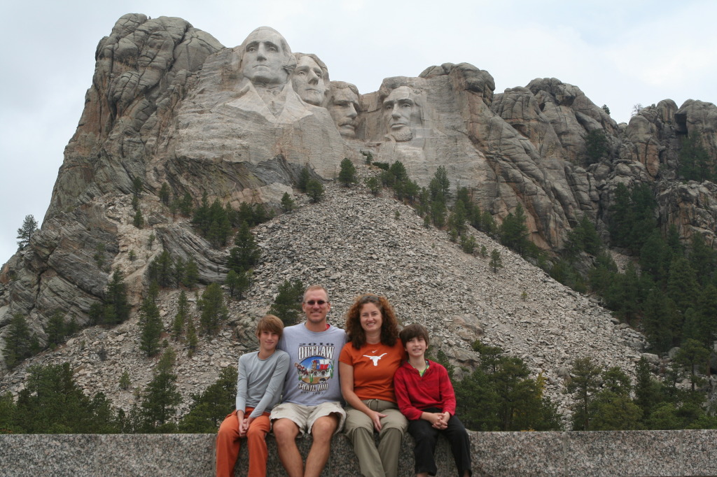 2011/10(October)/South-Dakota-SD/6-Mt-Rushmore/1024x768_2011-10-06-SD-Mt-Rushmore-24-Chance-Travis-Suzi-Dax.JPG