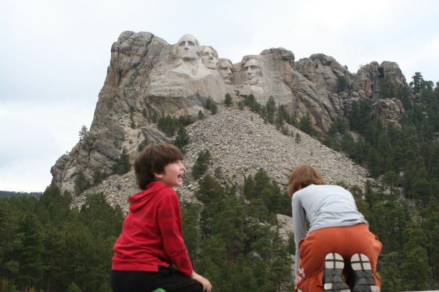 2011/10(October)/South-Dakota-SD/6-Mt-Rushmore/640x480_2011-10-06-SD-Mt-Rushmore-31-Dax-Chance.JPG