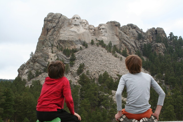 2011/10(October)/South-Dakota-SD/6-Mt-Rushmore/640x480_2011-10-06-SD-Mt-Rushmore-32-Dax-Chance.JPG