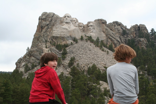 2011/10(October)/South-Dakota-SD/6-Mt-Rushmore/640x480_2011-10-06-SD-Mt-Rushmore-34-Dax-Chance.JPG