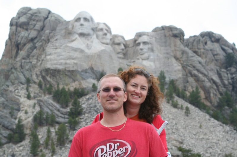 2011/10(October)/South-Dakota-SD/6-Mt-Rushmore/800x600_2011-10-06-SD-Mt-Rushmore-38-Travis-Suzi-GOOD.JPG