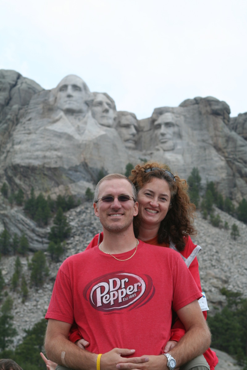 2011/10(October)/South-Dakota-SD/6-Mt-Rushmore/800x600_2011-10-06-SD-Mt-Rushmore-41-Travis-Suzi.JPG