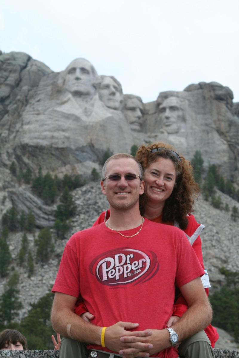 2011/10(October)/South-Dakota-SD/6-Mt-Rushmore/800x600_2011-10-06-SD-Mt-Rushmore-42-Travis-Suzi.JPG