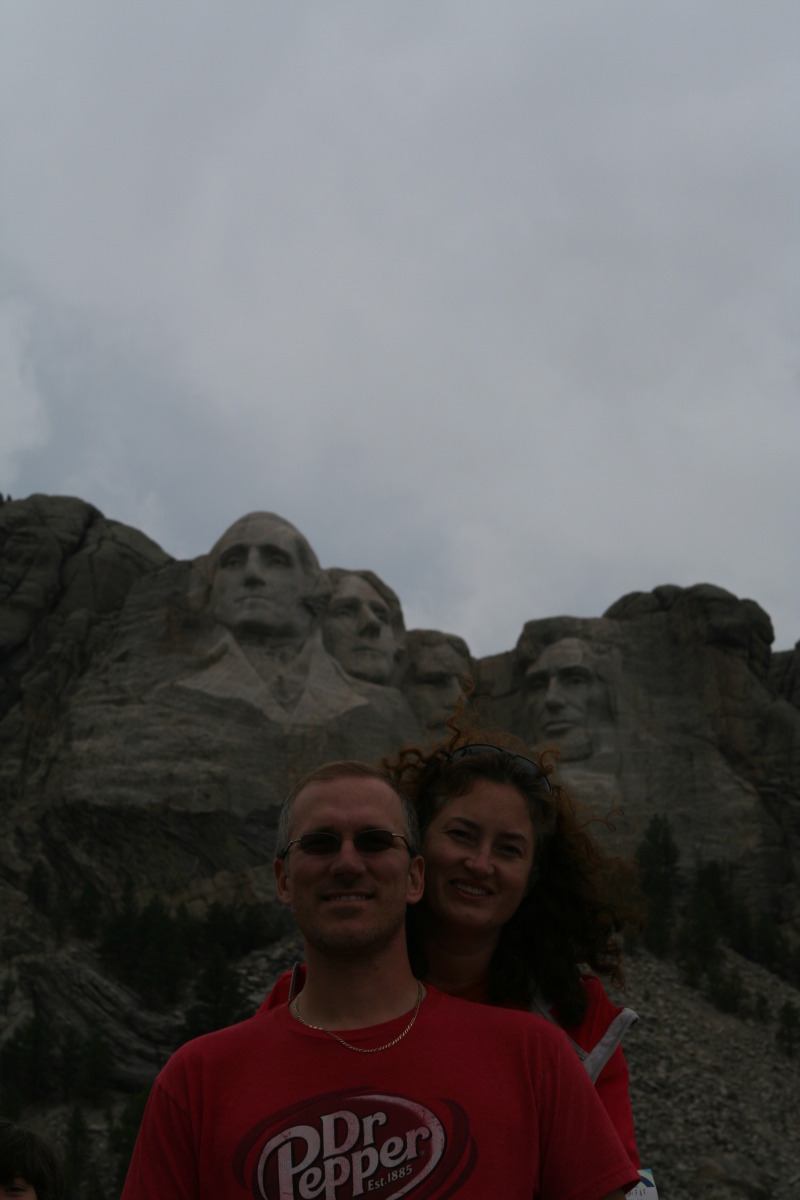 2011/10(October)/South-Dakota-SD/6-Mt-Rushmore/800x600_2011-10-06-SD-Mt-Rushmore-45-Travis-Suzi.JPG