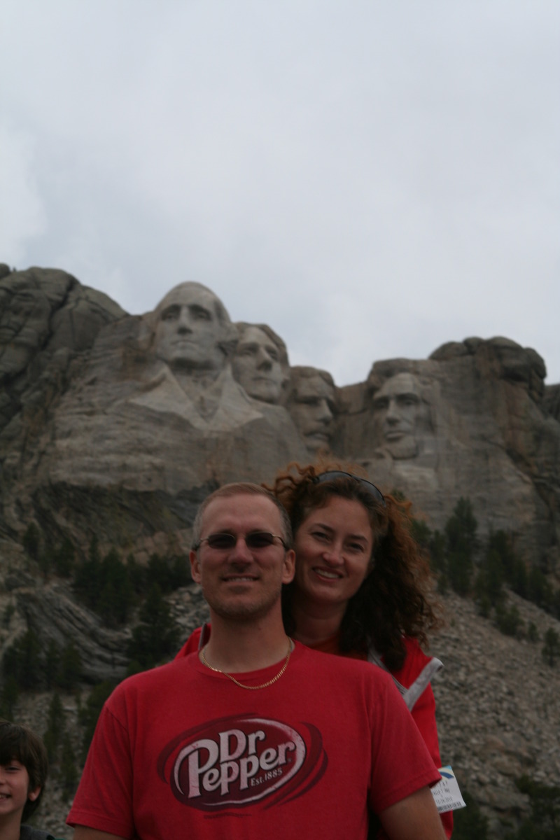 2011/10(October)/South-Dakota-SD/6-Mt-Rushmore/800x600_2011-10-06-SD-Mt-Rushmore-46-Travis-Suzi.JPG