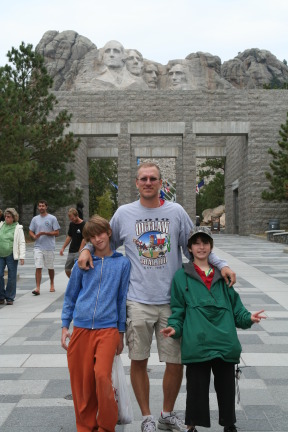 2011-10-06-SD-Mt-Rushmore-08-Chance-Travis-Dax.JPG