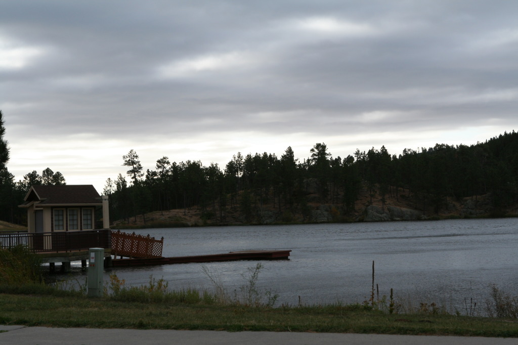 2011/10(October)/South-Dakota-SD/8-Needles-Highway-Custer-State-Park/1024x768_2011-10-07-SD-Custer-State-Park-Needles-Highway-37-Legion-Lake.JPG