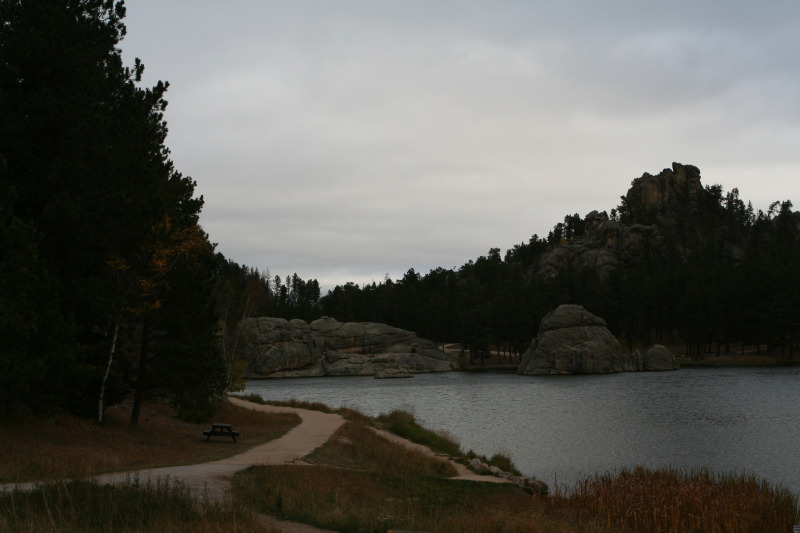 2011/10(October)/South-Dakota-SD/8-Needles-Highway-Custer-State-Park/800x600_2011-10-07-SD-Custer-State-Park-Needles-Highway-09-Sylvan-Lake.JPG