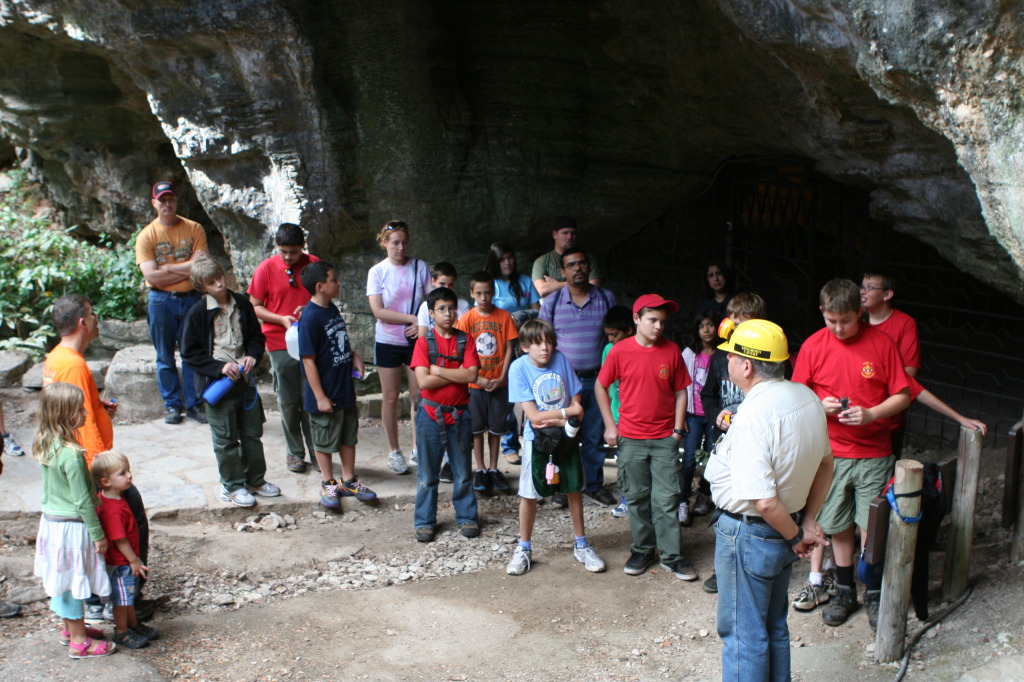 2011/10(October)/Troop214-Canyon-of-the-Eagles/1024x768_2011-10-22-Troop214-Longhorn-Caverns-10.JPG