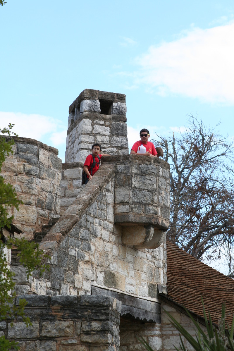 2011/10(October)/Troop214-Canyon-of-the-Eagles/800x600_2011-10-22-Troop214-Longhorn-Caverns-05.JPG