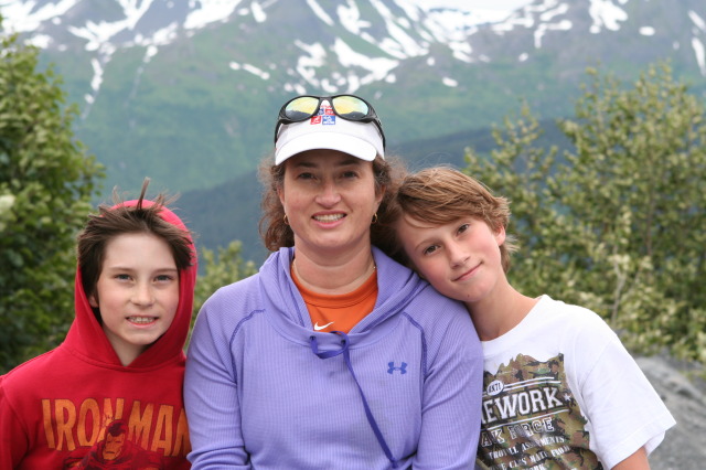 2011/BEST-OF/640x480_2011-07-13-242-Exit-Glacier-Suzi-Chance-Dax-GOOD.JPG