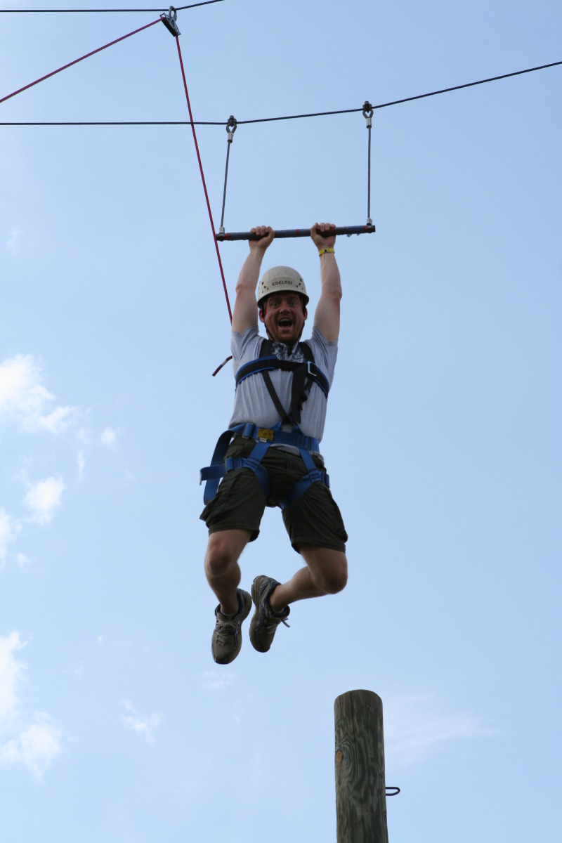 2010-05-22-Pack409-Camp-Champions-273-Trapeze-Jump-Chris-GOOD.JPG