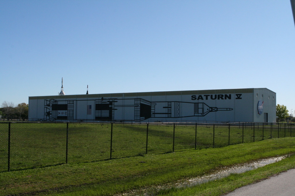 2012/03(March)/Pack409-NASA/1024x768_2012-03-04-Pack409-NASA-03-Saturn-V.JPG