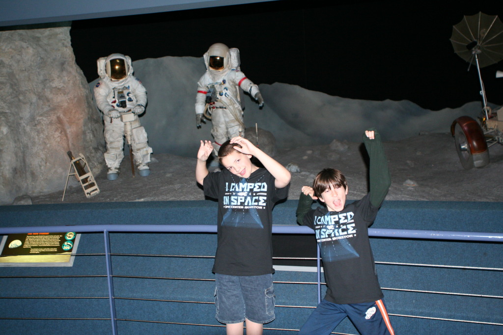 2012/03(March)/Pack409-NASA/1024x768_2012-03-04-Pack409-NASA-38-Case-Dax.JPG