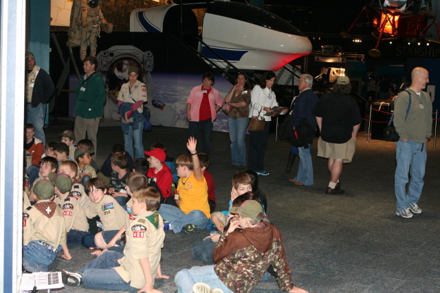 2012/03(March)/Pack409-NASA/640x480_2012-03-03-Pack409-NASA-06-Dax.JPG