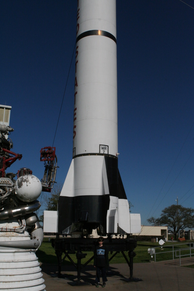 2012/03(March)/Pack409-NASA/640x480_2012-03-04-Pack409-NASA-12-Dax.JPG