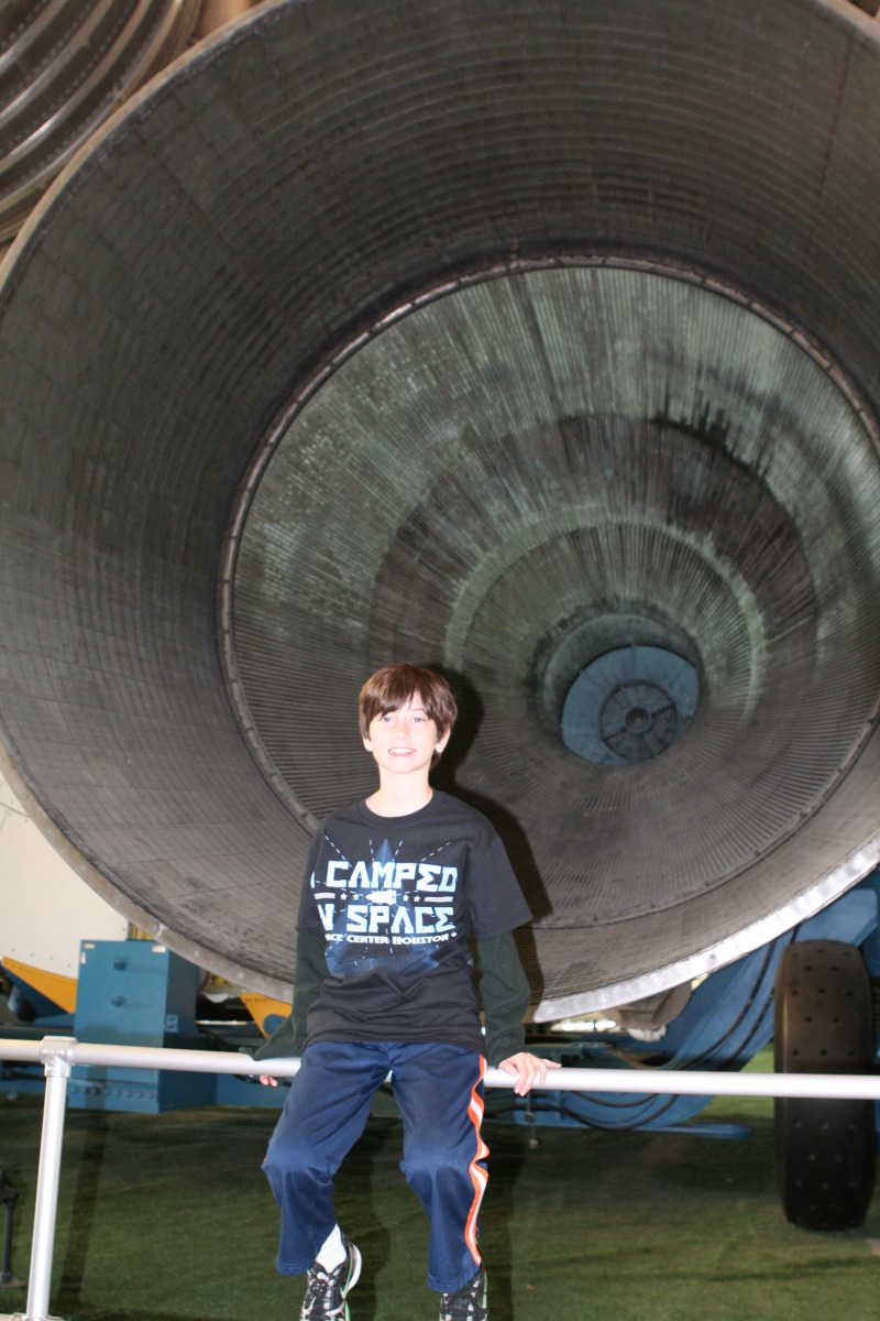 2012/03(March)/Pack409-NASA/800x600_2012-03-04-Pack409-NASA-15-Dax-rocket-GOOD.JPG