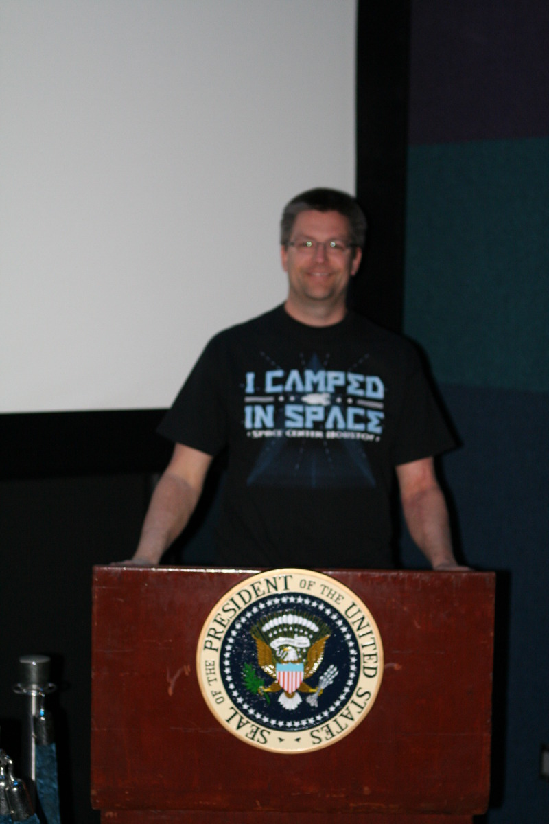 2012/03(March)/Pack409-NASA/800x600_2012-03-04-Pack409-NASA-40-Matt.JPG