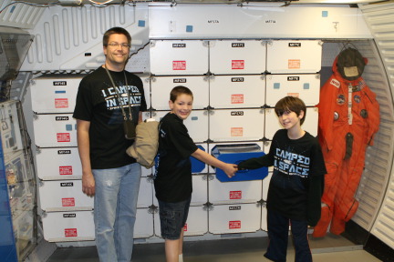 2012-03-04-Pack409-NASA-34-Matt-Case-Dax.JPG