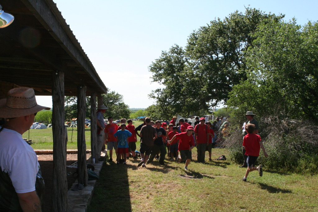 2012-03-31-Troop214-District-Camporee-Wolf-Mountain-42-relay-race.JPG