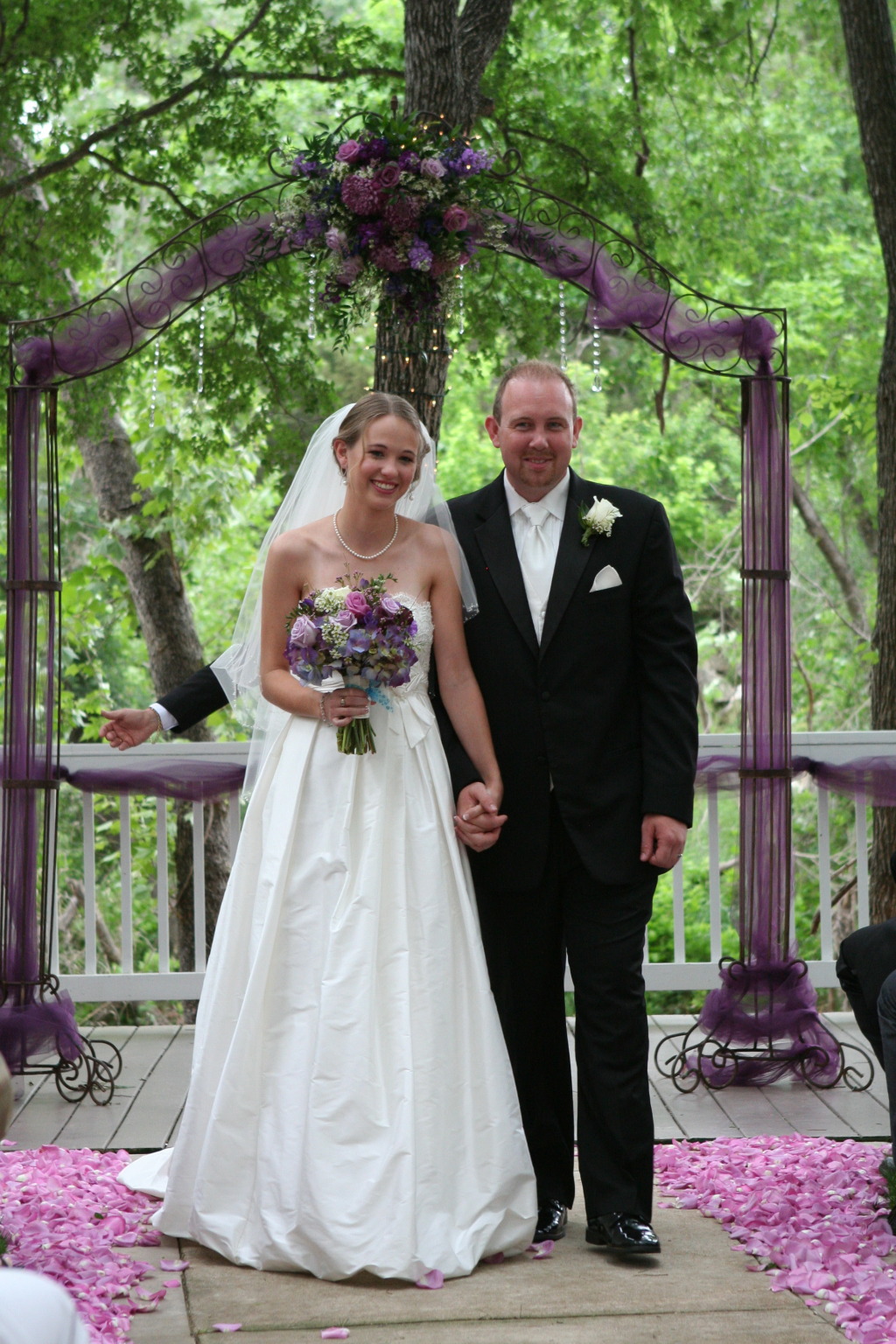 2012/04(April)/Briana-Seeley-Trey-Chapman-Wedding/1024x768_2012-04-14-Briana-Trey-Chapman-wedding-32.JPG