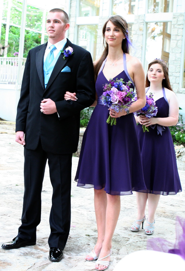 2012/04(April)/Briana-Seeley-Trey-Chapman-Wedding/640x480_2012-04-14-Briana-Trey-Chapman-wedding-12-Courtney.JPG
