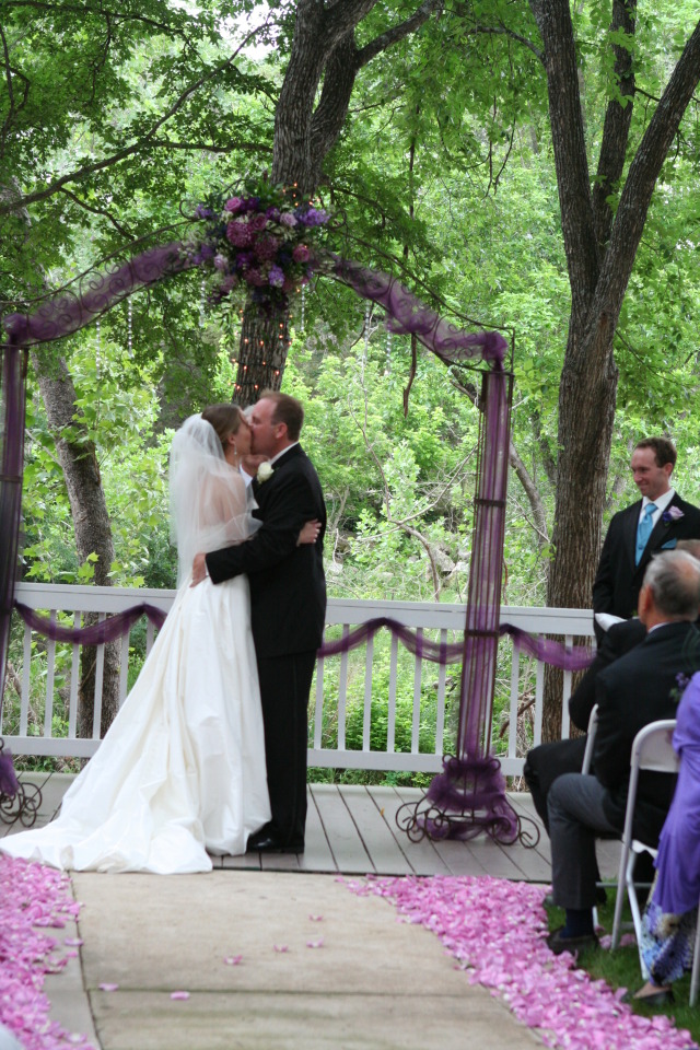 2012/04(April)/Briana-Seeley-Trey-Chapman-Wedding/640x480_2012-04-14-Briana-Trey-Chapman-wedding-27.JPG