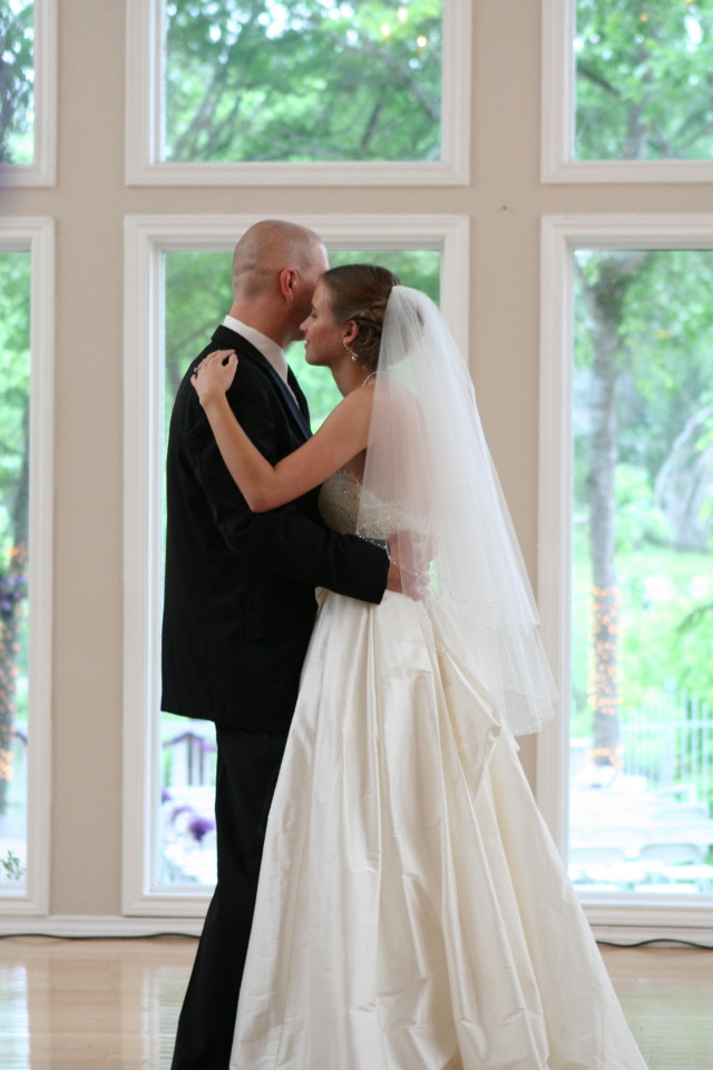 2012/04(April)/Briana-Seeley-Trey-Chapman-Wedding/640x480_2012-04-14-Briana-Trey-Chapman-wedding-44-Mike-father-daughter-dance.JPG