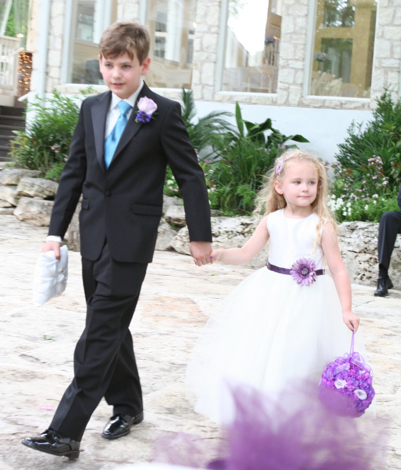 2012/04(April)/Briana-Seeley-Trey-Chapman-Wedding/800x600_2012-04-14-Briana-Trey-Chapman-wedding-16-Colton.JPG